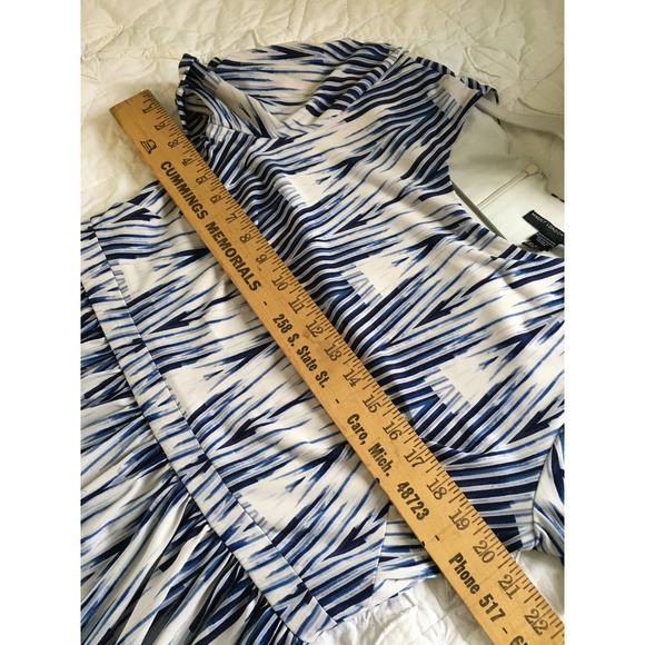 Maggie London navy and white short sleeve easy care dress size 8 geometric print - Picture 7 of 11